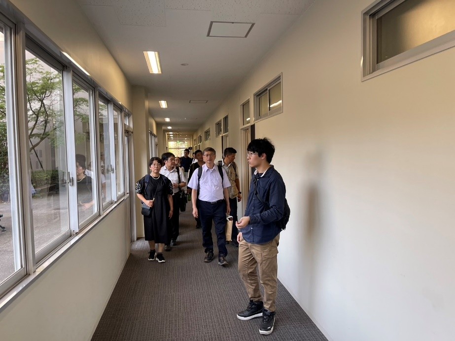 圖 考察立教大學教學環境