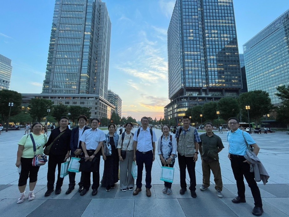 圖 雲科大師長於丸之內地區合影